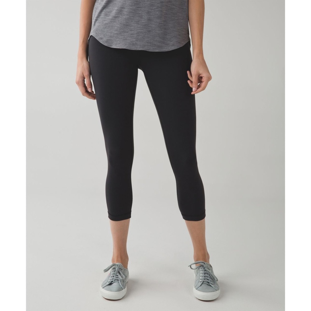 Lululemon Wunder Under Crop III in Black